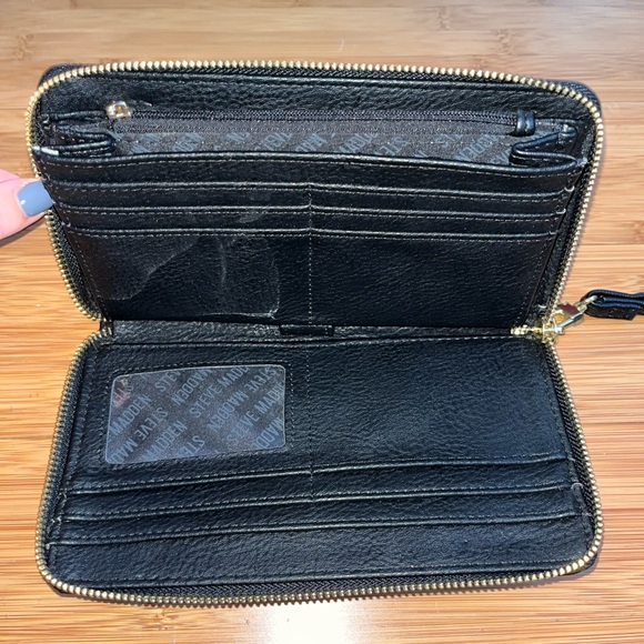 Steve Maddden Wristlet Wallet - Picture 3 of 6